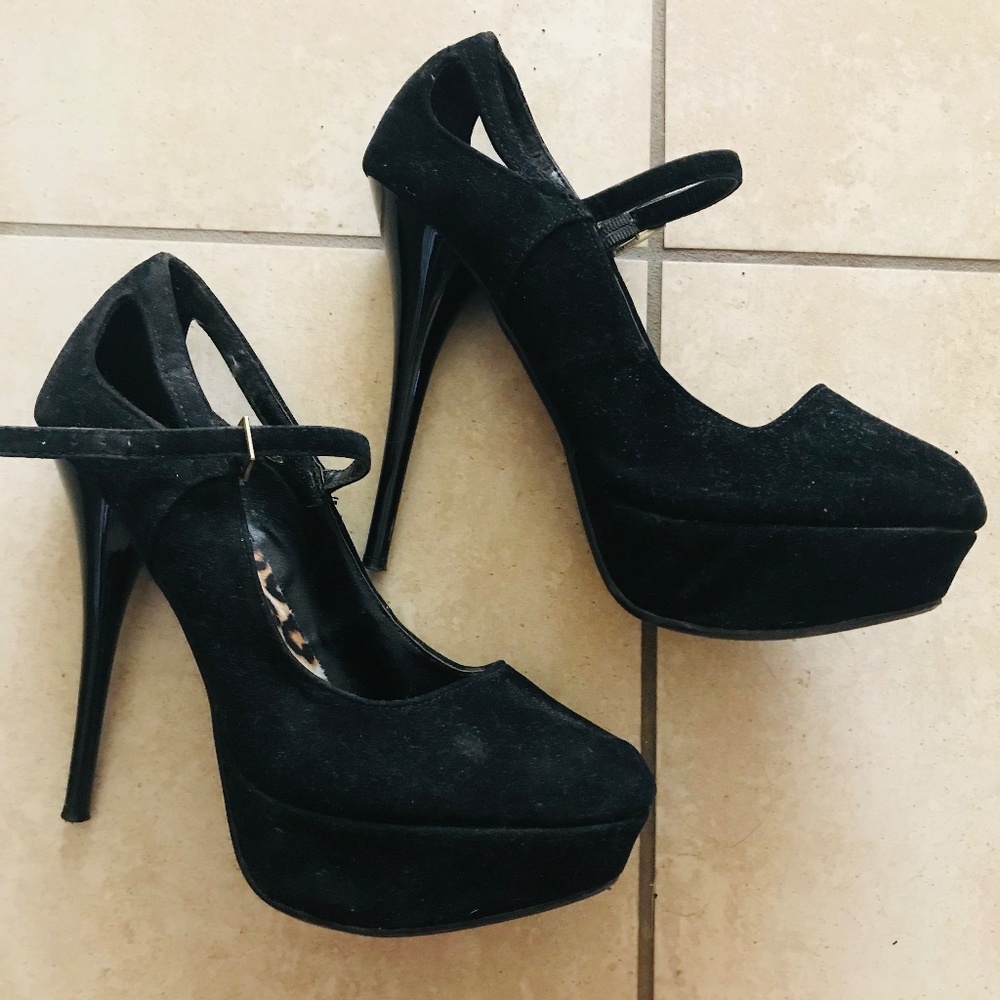 ✨ Qupid black high heels ✨